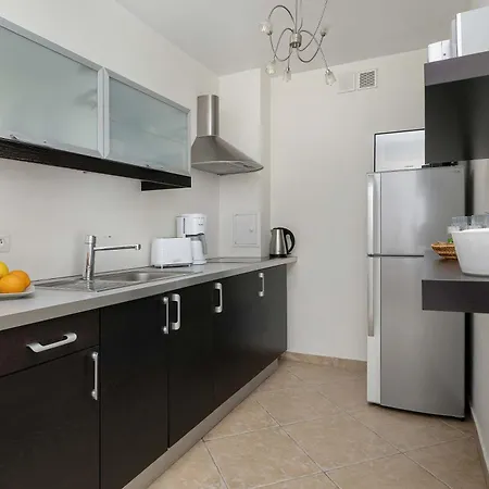 Cozy Near The Sea And Downtown By Renters דירה *