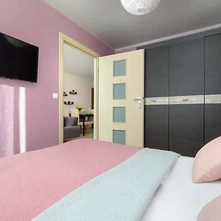 Cozy Near The Sea And Downtown By Renters דירה *