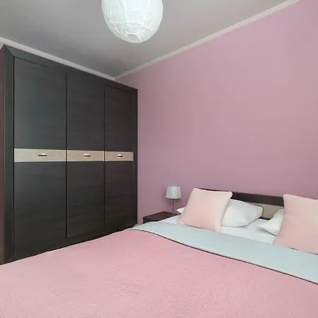 Cozy Near The Sea And Downtown By Renters ミエンジズドロイェ